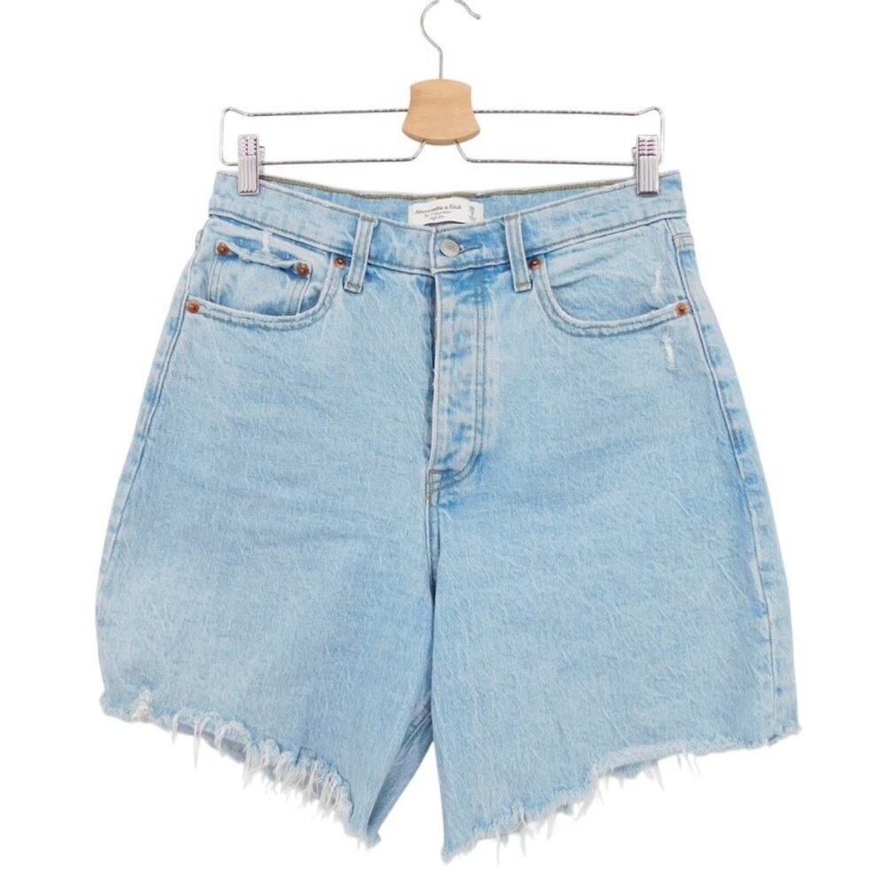 Abercrombie & Fitch Women's Light Blue The 7"
Dad High Rise Shorts Size 29
